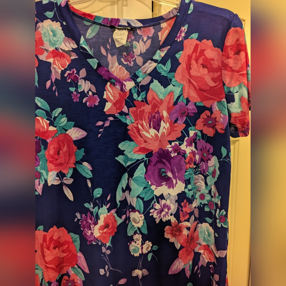 Scoop neck Shirt